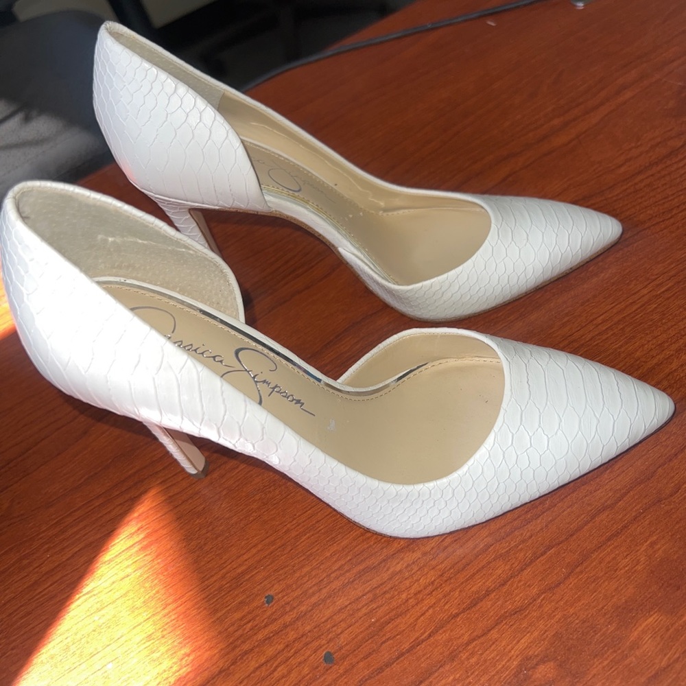 Womens Shoes Jessica Simpson Size 6 cream